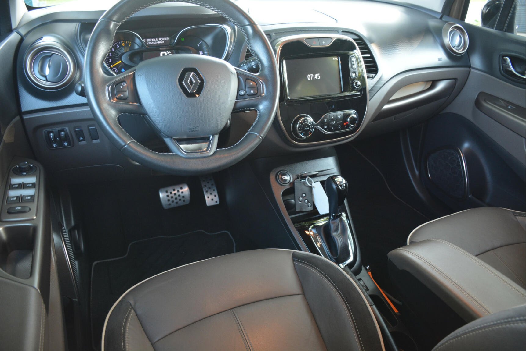 Renault-Captur-1