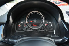 Volkswagen-up!-9