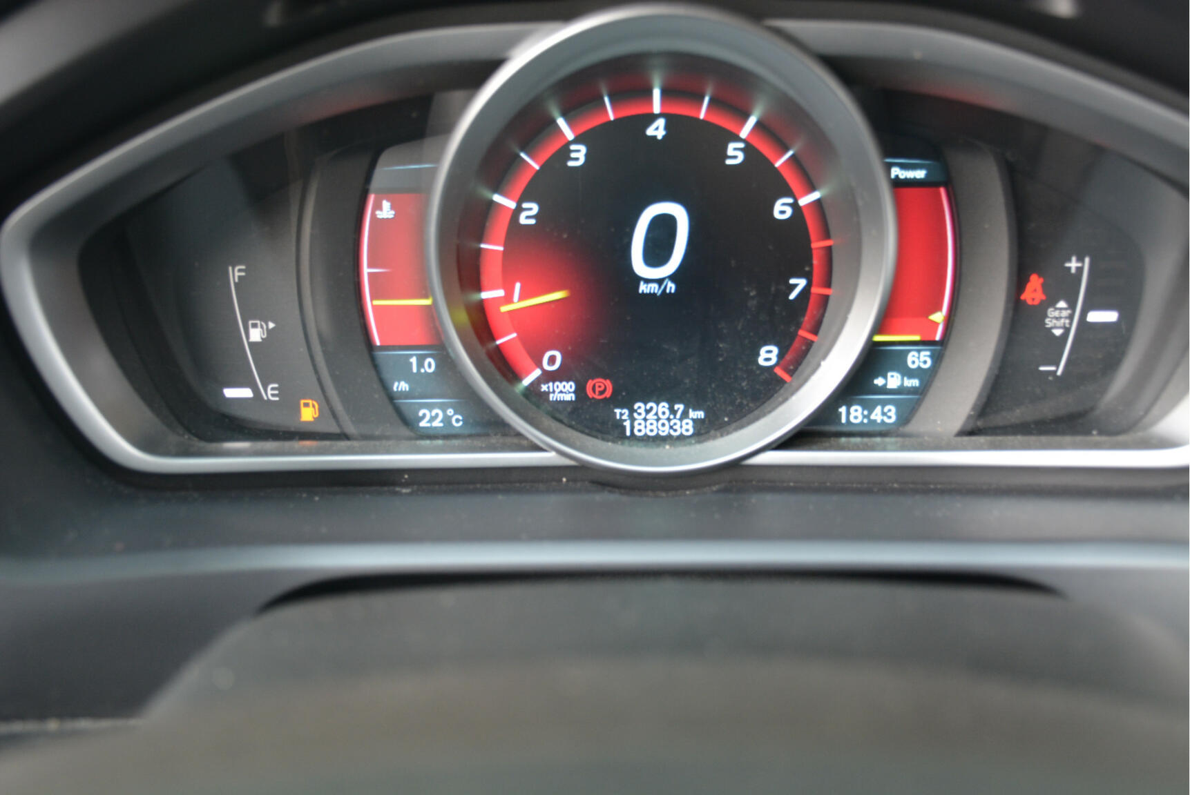 Volvo-V40-4