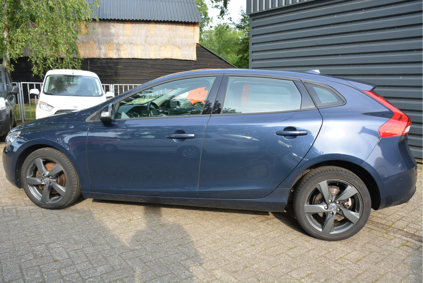 Volvo-V40-1